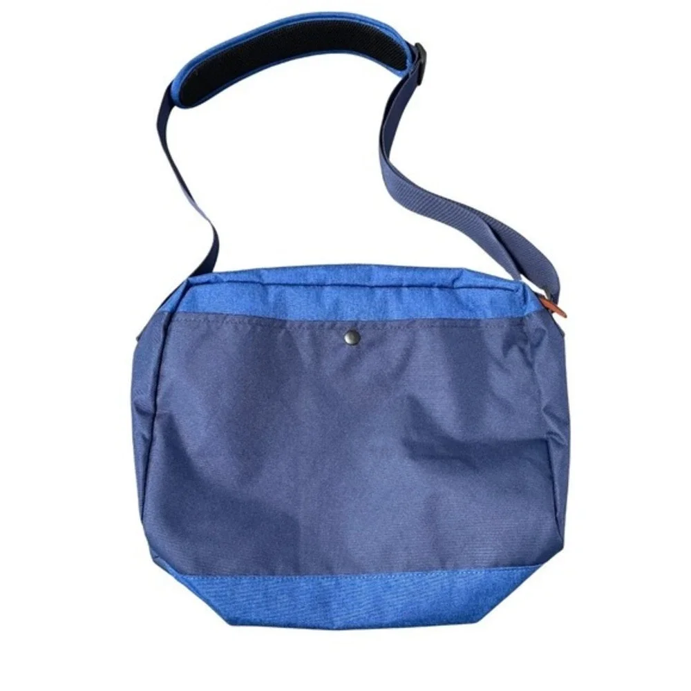 Lands‎ End Everyday Messenger Bag Size 11x15 Laptop Inner Outer Pockets Utility